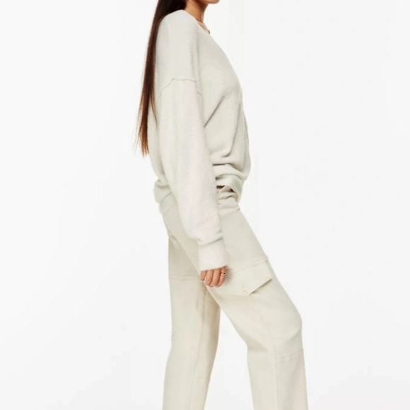 ARITZIA (Wilfred Free) Hush Knit V Neck Sweater - Picture 7 of 8